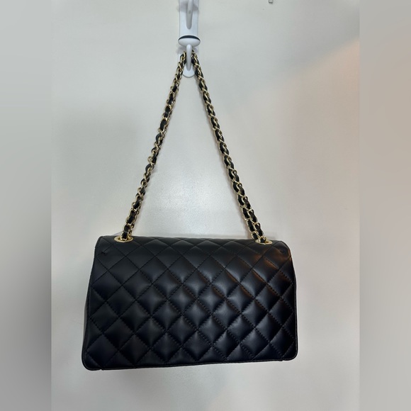 Roberta Rossi Diamond Quilted Leather Crossbody/ Shoulder Bag in Black - Picture 9 of 10